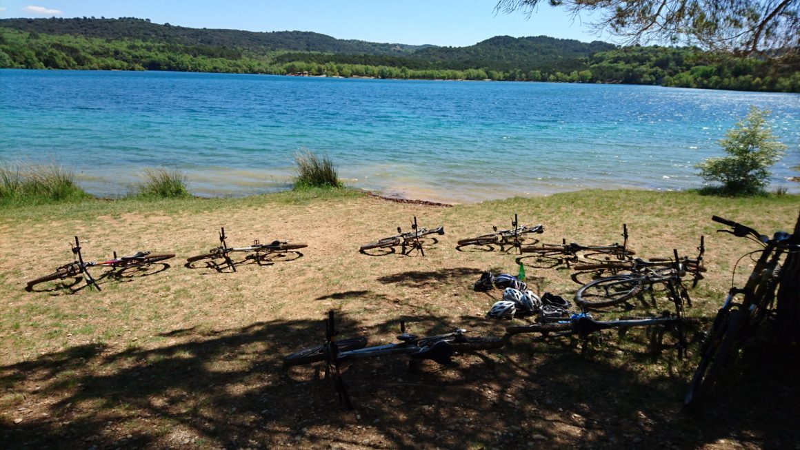 vtt pause au lac de saint laurent du verdon