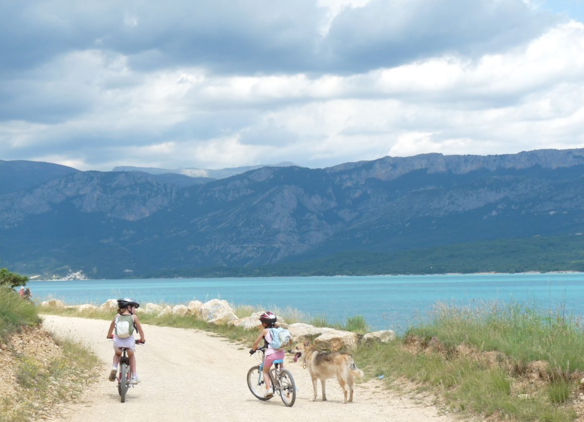 vtt enfants dans le verdon